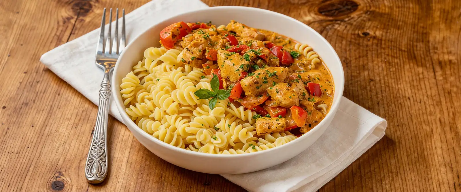 Fusilli mit Hähnchen &amp; cremiger Paprika-Sauce