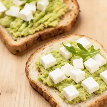 Avocado-Feta-Toast im Airfryer – knusprig &amp; schnell