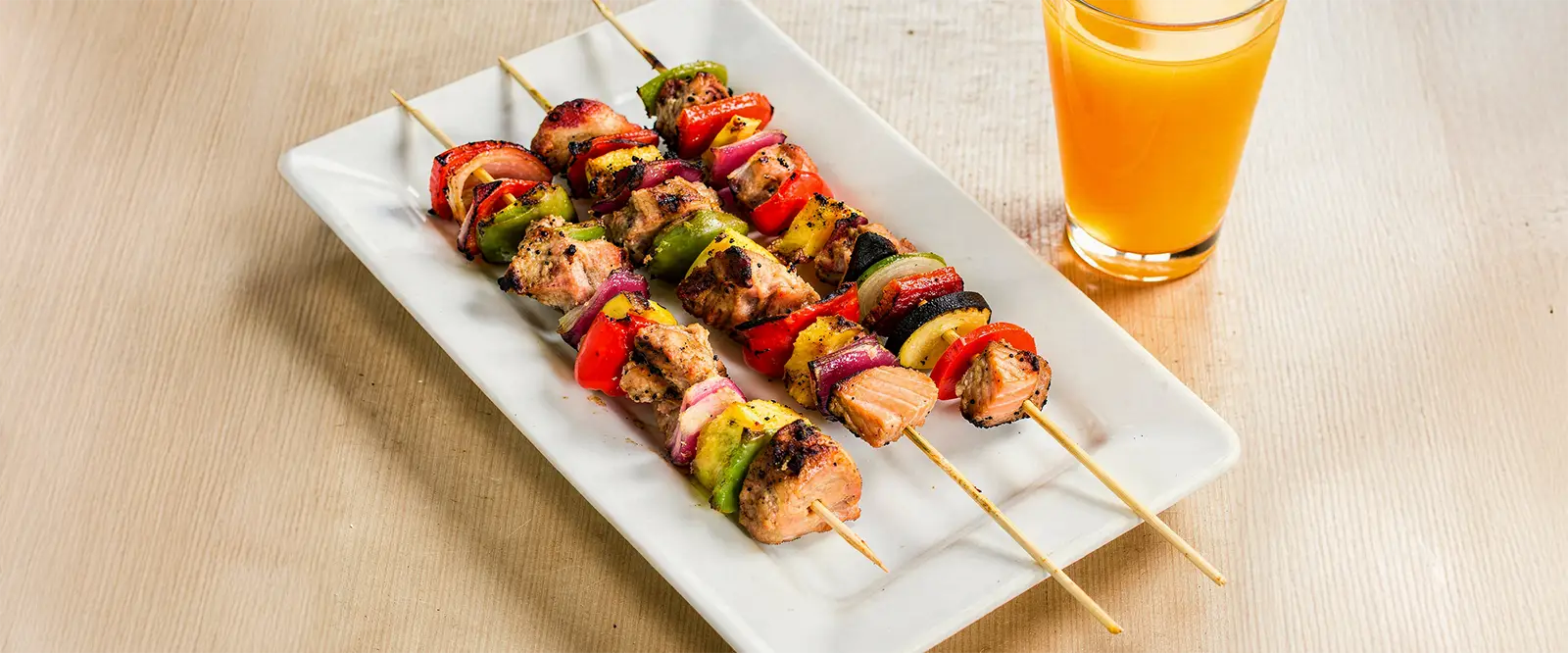 Saftige Schweinefilet-Spieße mit Paprika