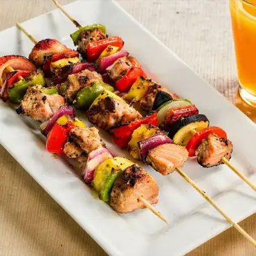 Saftige Schweinefilet-Spieße mit Paprika