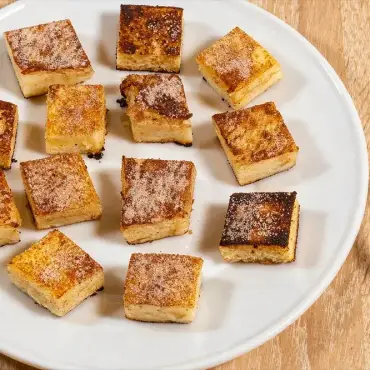 Süße Grieß-Schnitten mit Zimt