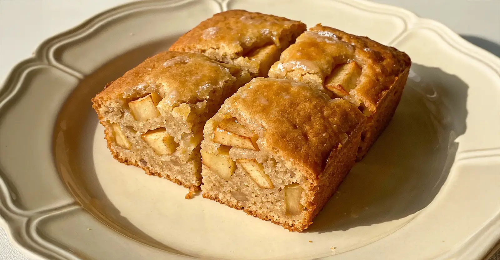 Saftiger Apfelkuchen mit Zimt